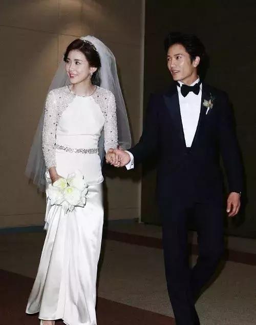 rain明星结婚了吗,金泰熙和rain婚礼花了多少钱