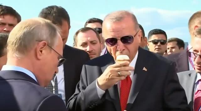 普京埃尔多安莫斯科航展,普京给埃尔多安看航展