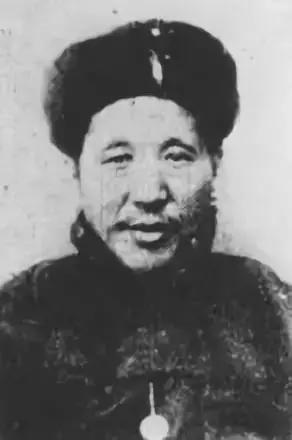 中国最短命总理，只干了不到10天，培养出*德朱**蔡锷