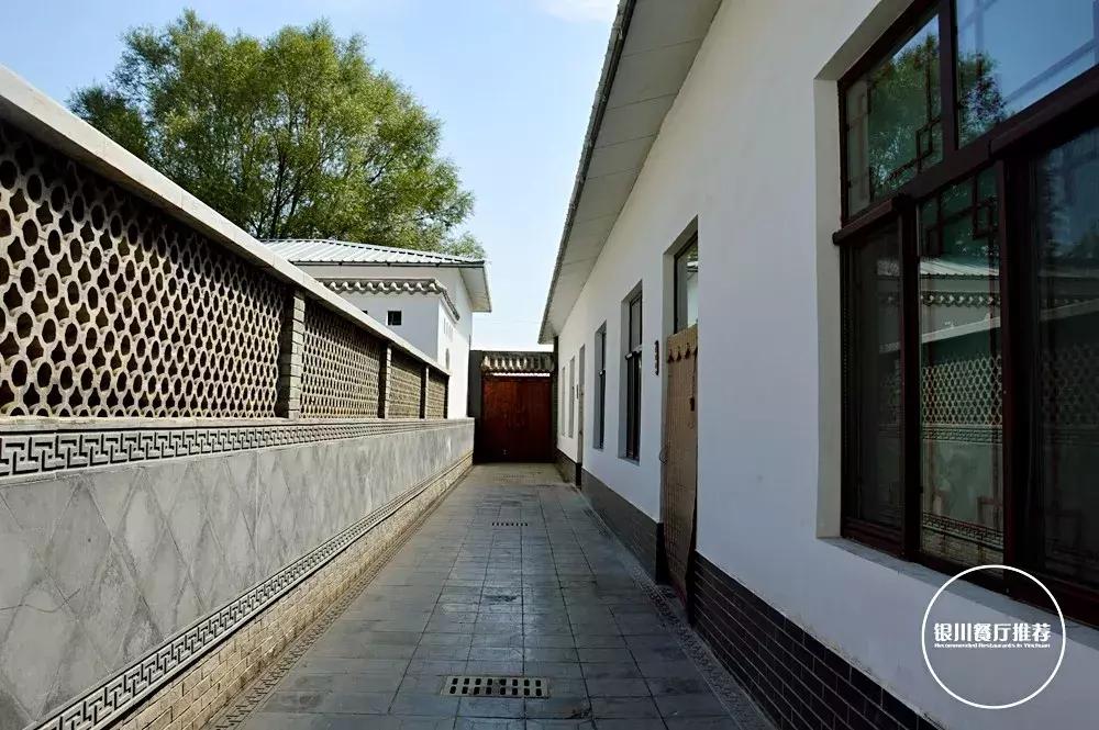 银川清真的农家乐烤全羊哪家好吃,银川烤全羊的海鲜自助推荐