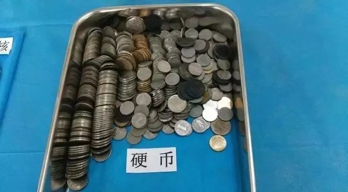 七岁小孩耳朵前面长小米粒,7岁小孩耳朵里有虫