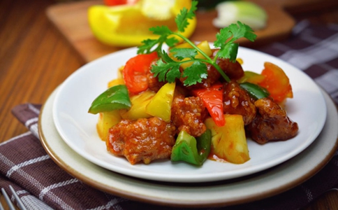 上火喉咙痛吃什么食谱,上火喉咙痛吃什么好得快