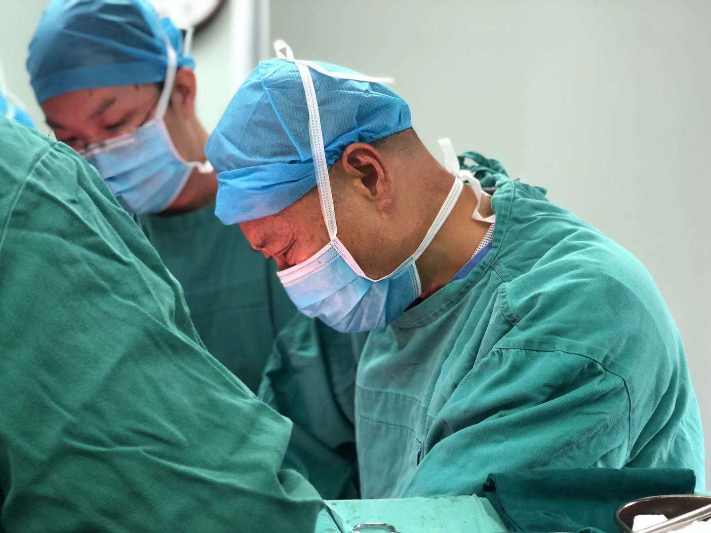 医生27年治愈无数病人,仁心妙手创奇迹