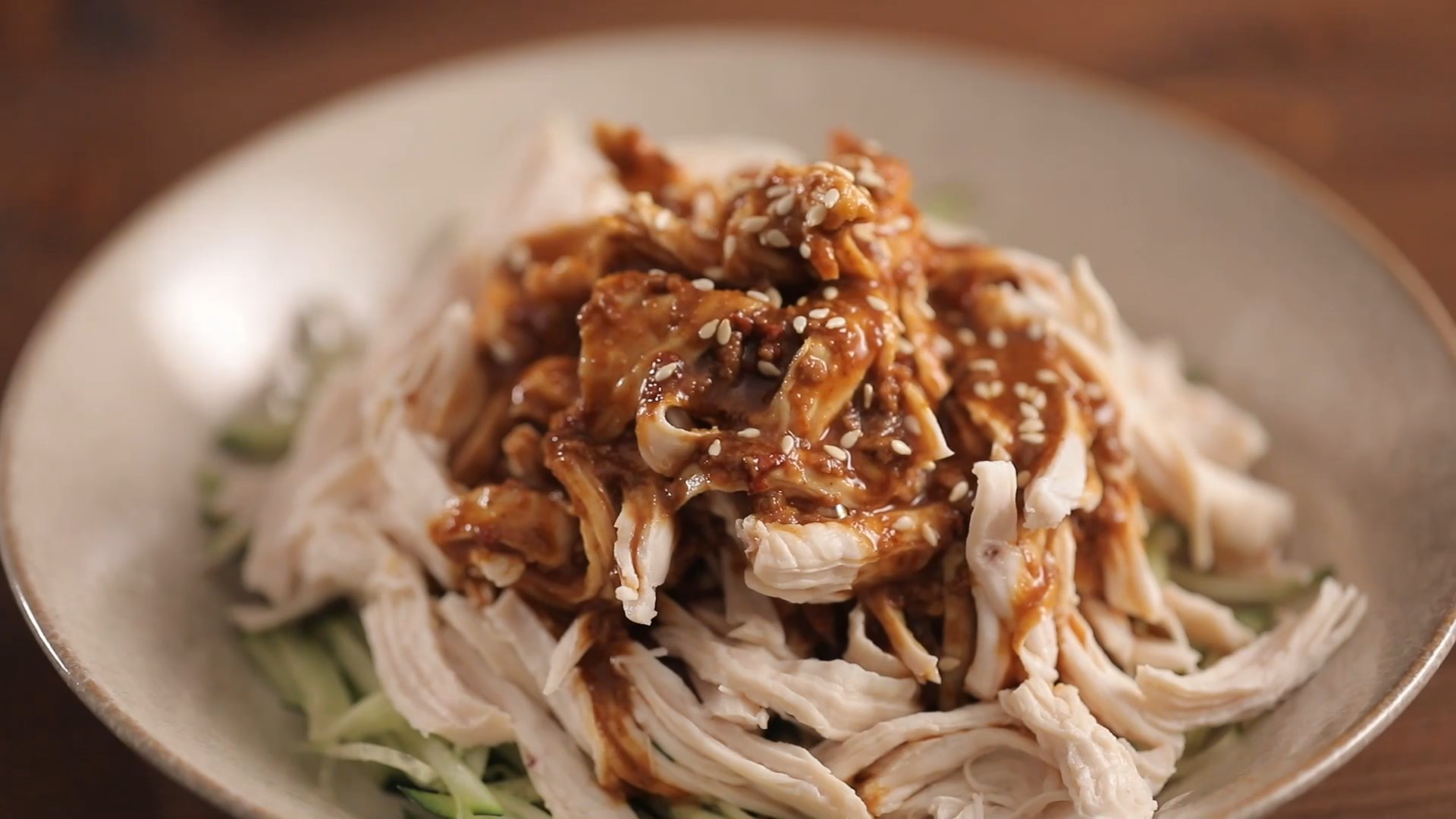 凉拌鸡丝的正确做法,怎么凉拌鸡丝好吃又嫩