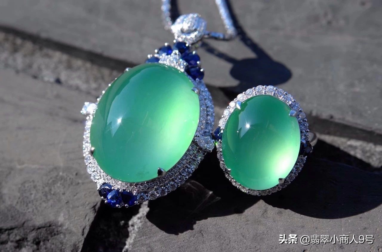 翡翠苍蝇翅原石表现,翡翠的苍蝇翅是啥样的啊