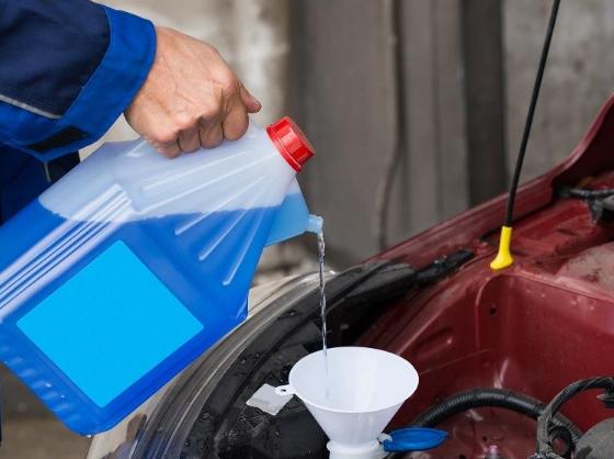 汽车玻璃液知识,车子玻璃清洗液怎么添加