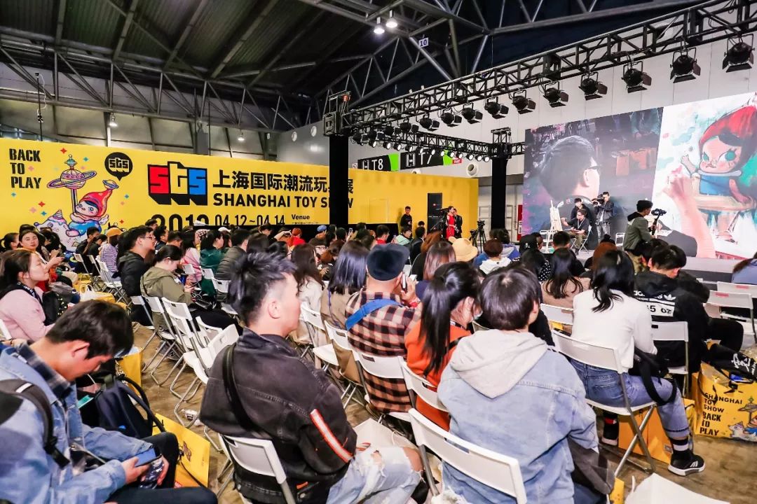 泡泡玛特：向乐高看齐，潮玩IP规模化经营的支点与护城河