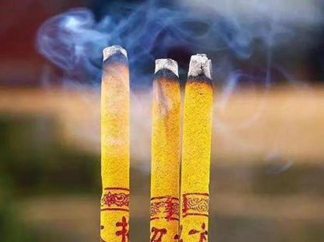 拜佛上香三支香图解,烧香三支的说法