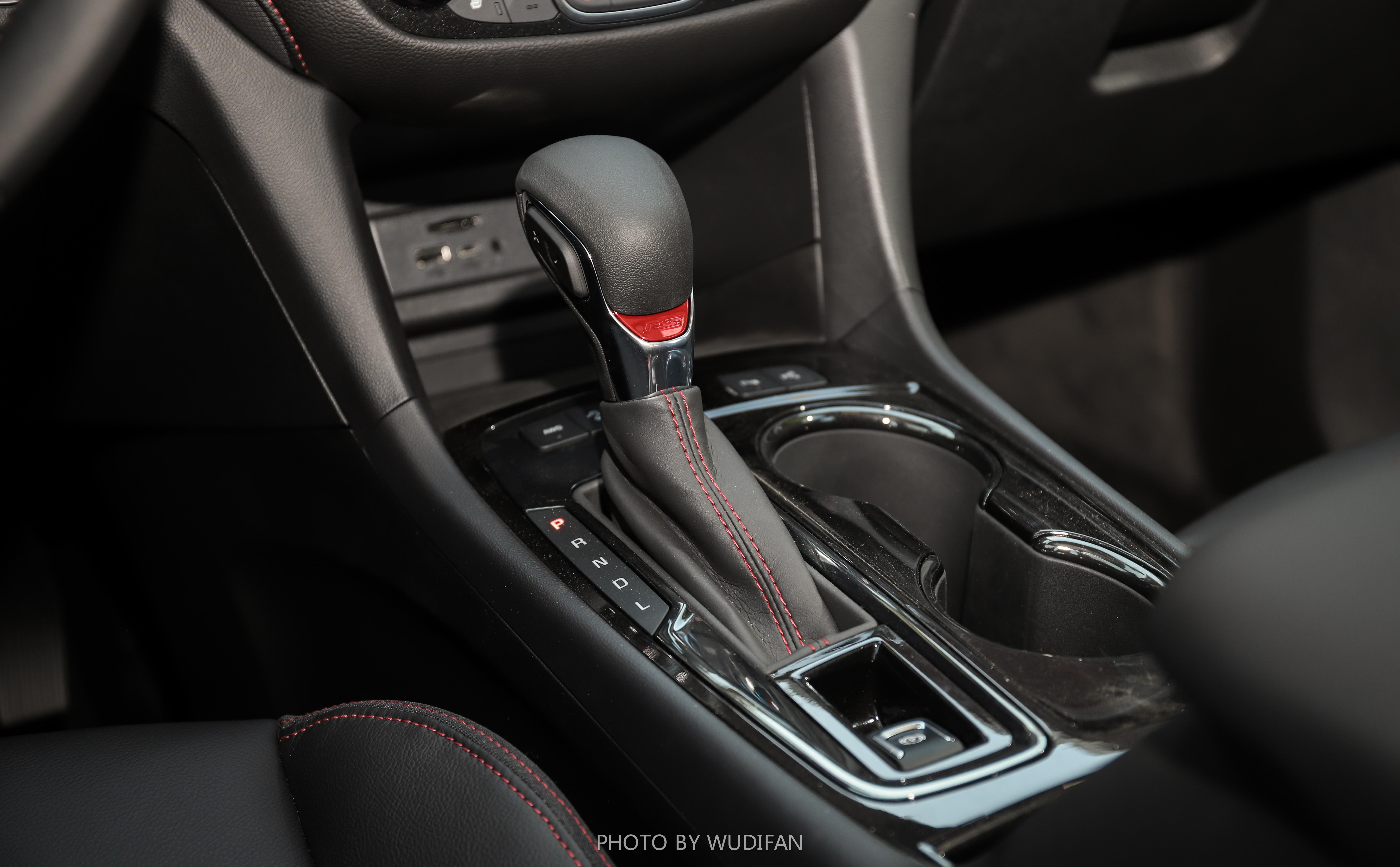 深度试驾雪佛兰探界者2.0t2023款,全面解析雪佛兰探界者配置差异