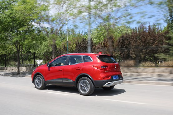 敢问路在何方车行,迟来的挑战者试驾东风雷诺科雷嘉