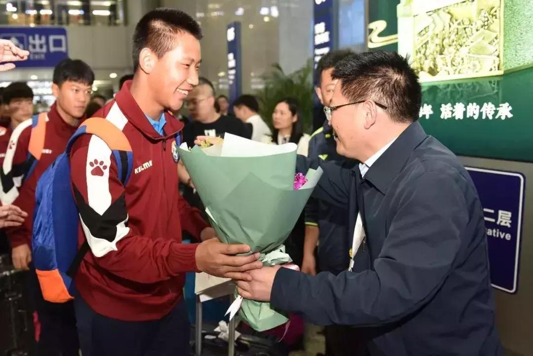 成都棠外u13足球队,四川足球赢国足