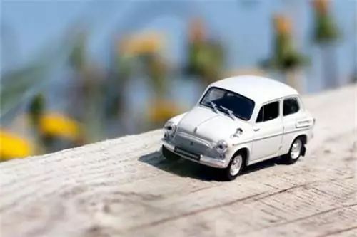 原创|汽车金融风未停，长不出翅膀的“猪”已摔死