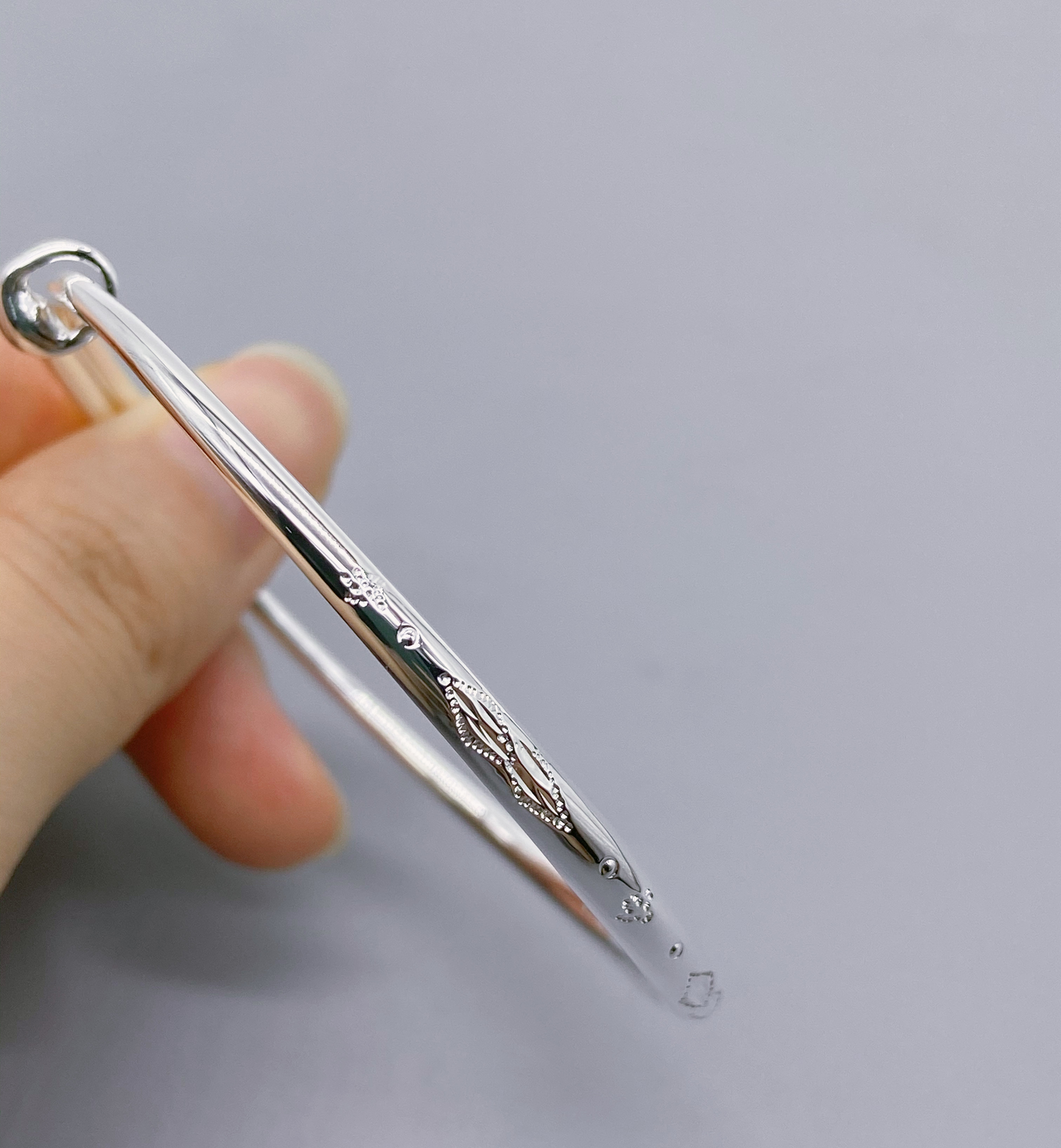 一招教你辨别真假纯银,在网上买纯银耳钉怎么辨认真假