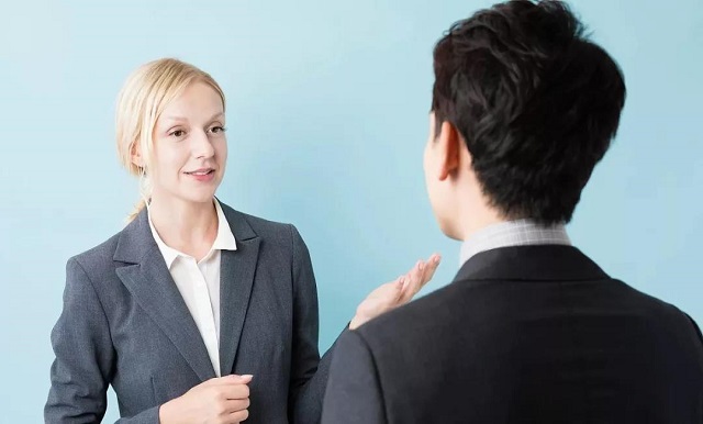 如何打破老板的一言堂，让他听你的？