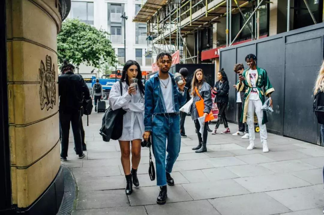 牛仔要水洗到什么程度才时髦,复古水洗垂感牛仔