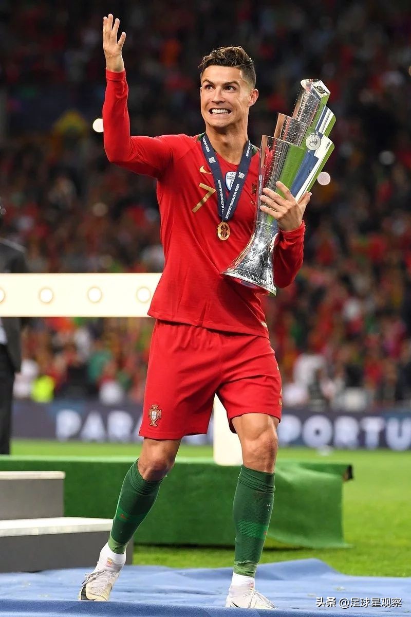 尤文图斯c罗超清手机壁纸最新,梅西c罗壁纸手机超清全面屏