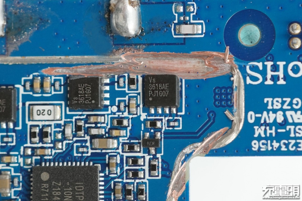 小米充电宝30000快充版拆开,小米无线充电宝10w和30w对比