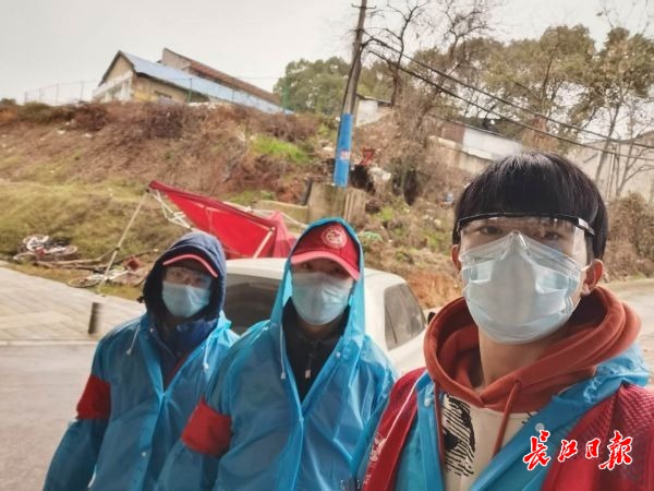 心甘情愿的来到一线加入志愿者,欢迎大家一起加入志愿者服务