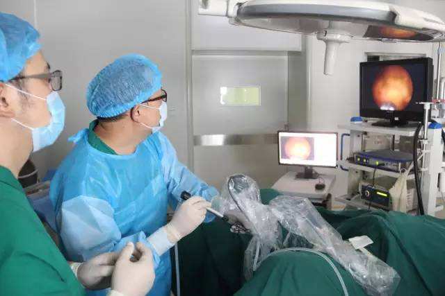 排尿有血尿是什么原因,排尿像开水一样怎么回事