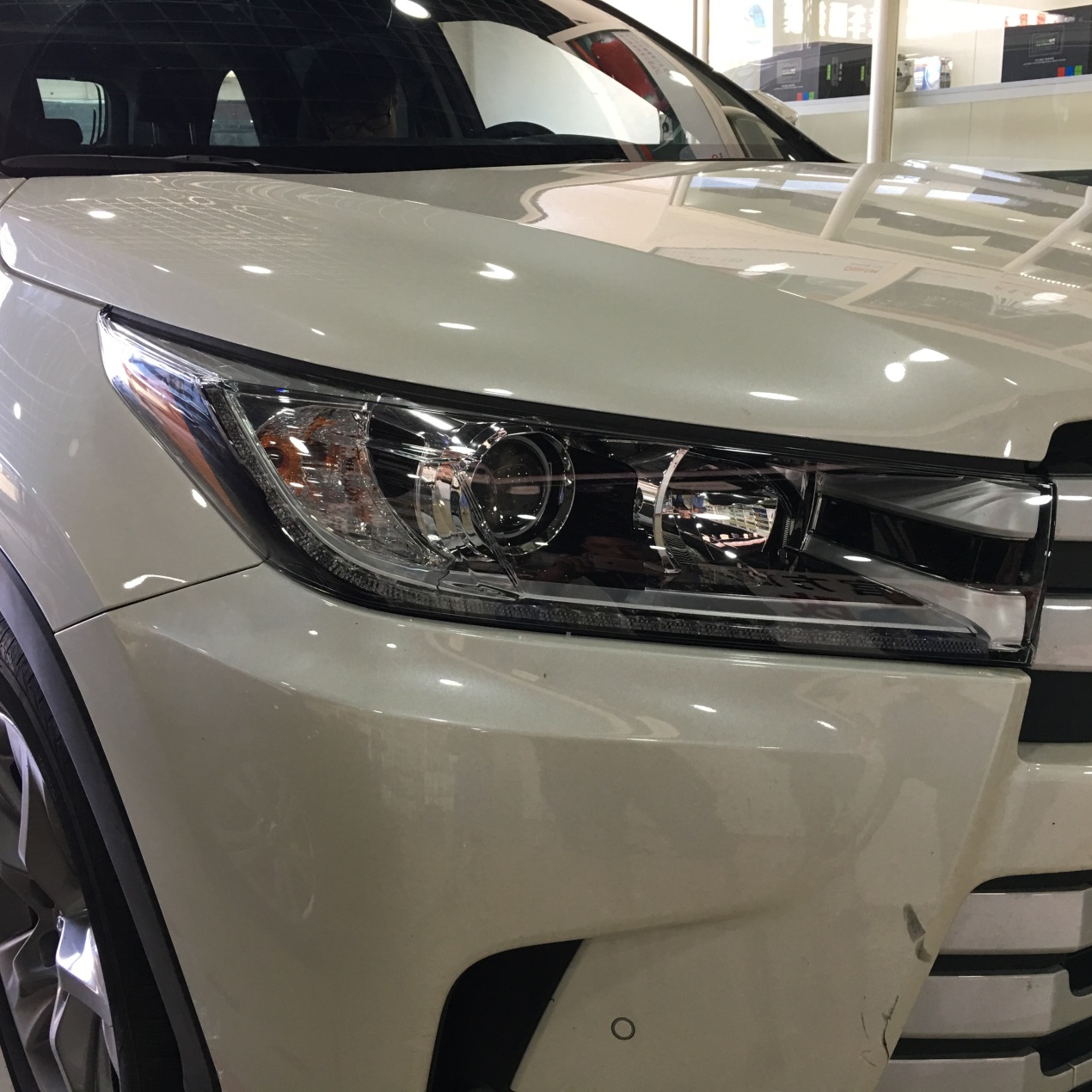 汉兰达换led车灯,成都丰田汉兰达改车灯