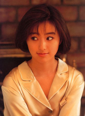 日本怎么评论酒井法子乞讨要钱,曾经的女神酒井法子大家还记得吗