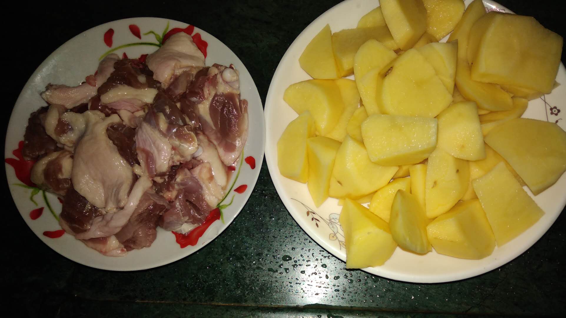 4个土豆能做什么,4个土豆的做法