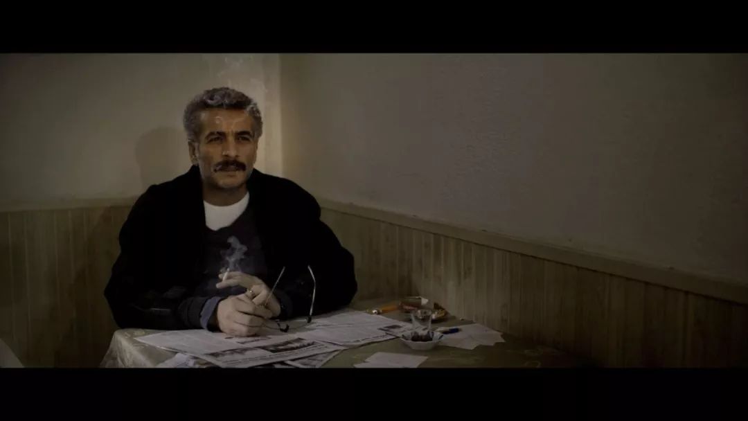 导演拒绝删减任何镜头!片长3小时,生生扯下了理想主义的遮羞布