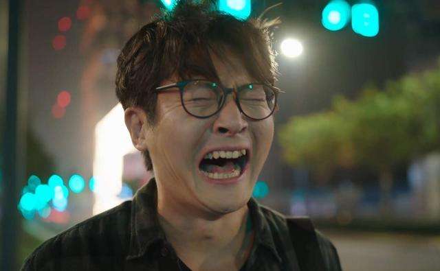 把脸装在兜里,把脸装进裤兜里