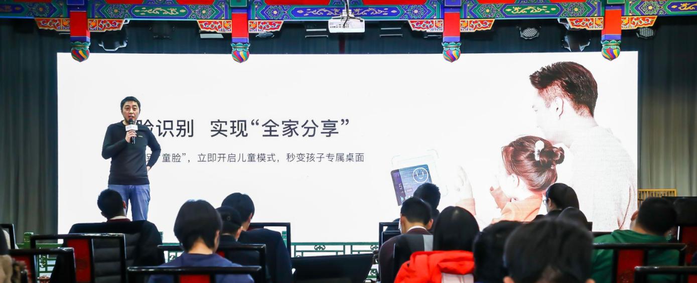 小度在家智能屏8x深度体验,小度智能屏x8与天猫精灵智能屏cc8