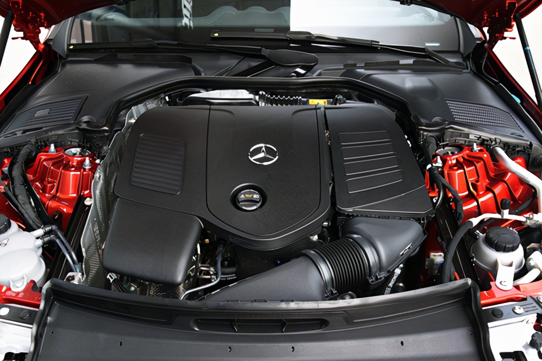 沃尔沃s60和奔驰c哪个值得入手,沃尔沃s60对比奔驰c驾驶感受