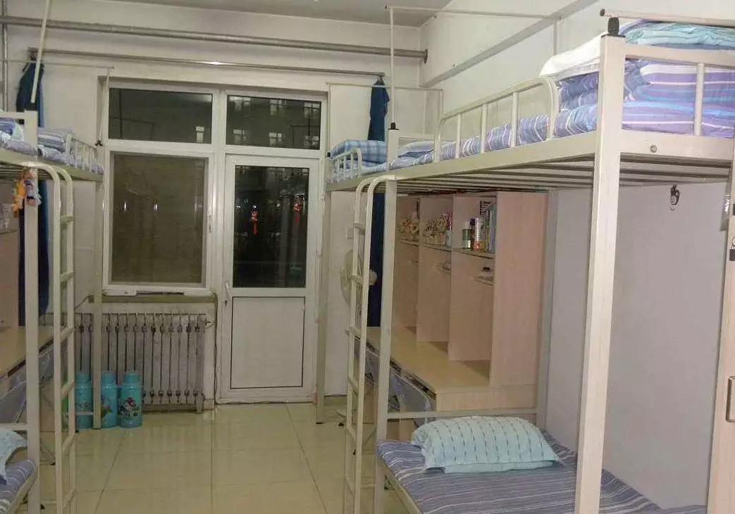 富士康招聘普工一般工资多少,富士康电子厂的工资待遇