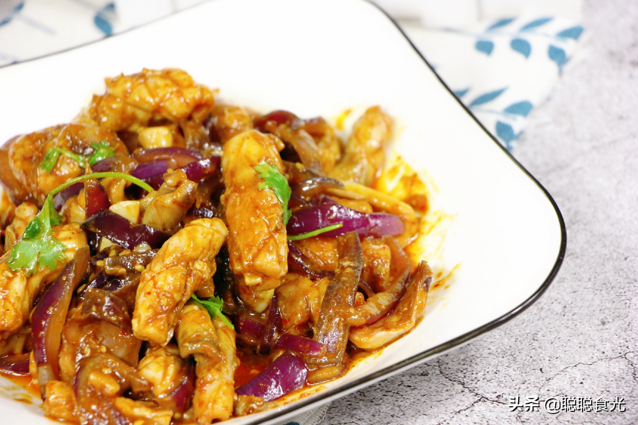 它名字叫鱼却不是鱼，随便炒一盘，开胃下饭，比鱼肉香