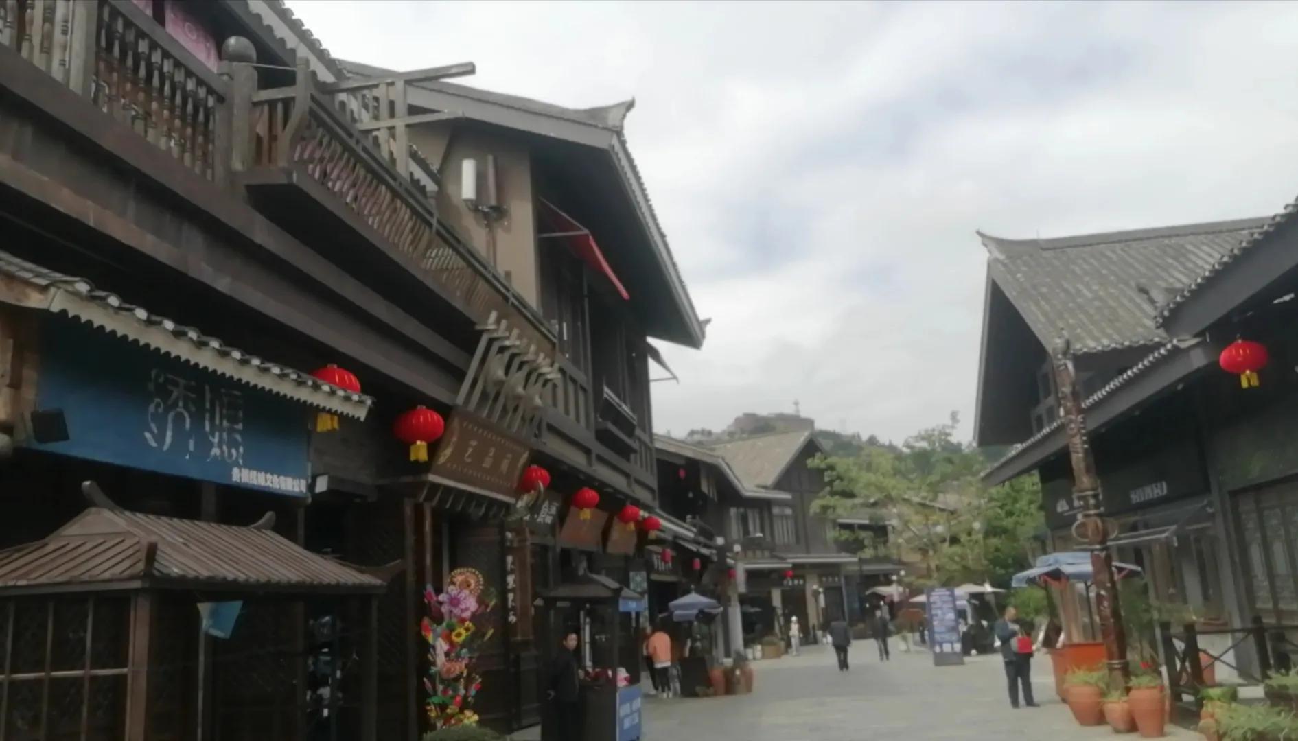 丹寨县万达小镇特色,丹寨万达小镇国家休闲街区