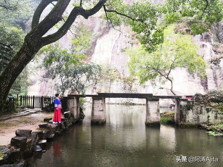 勿谓湖小,天在其中:绍兴东湖