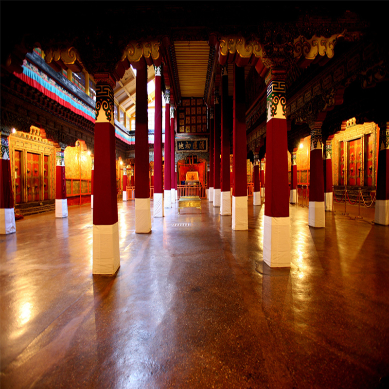 地域偏远的布达拉宫哪来这么多黄金？