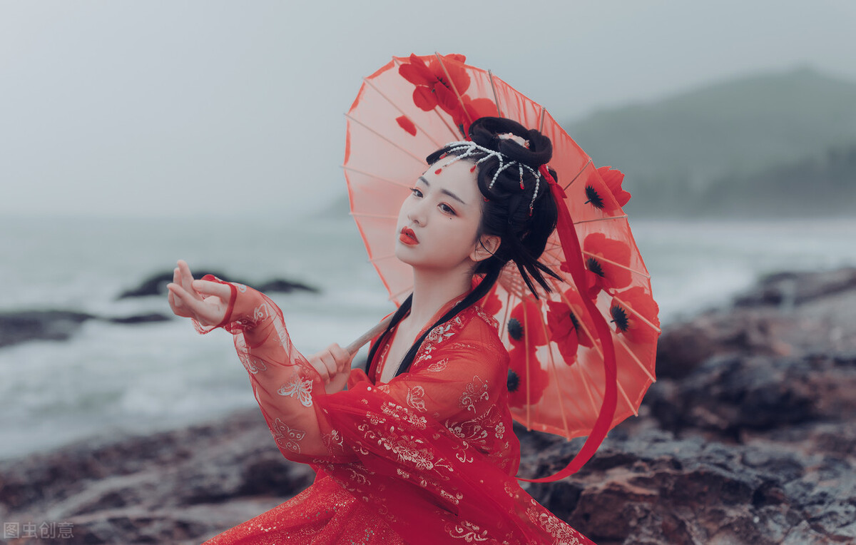 故事：她是尊贵的公主，却对未还俗的和尚一见钟情，执意纳为驸马