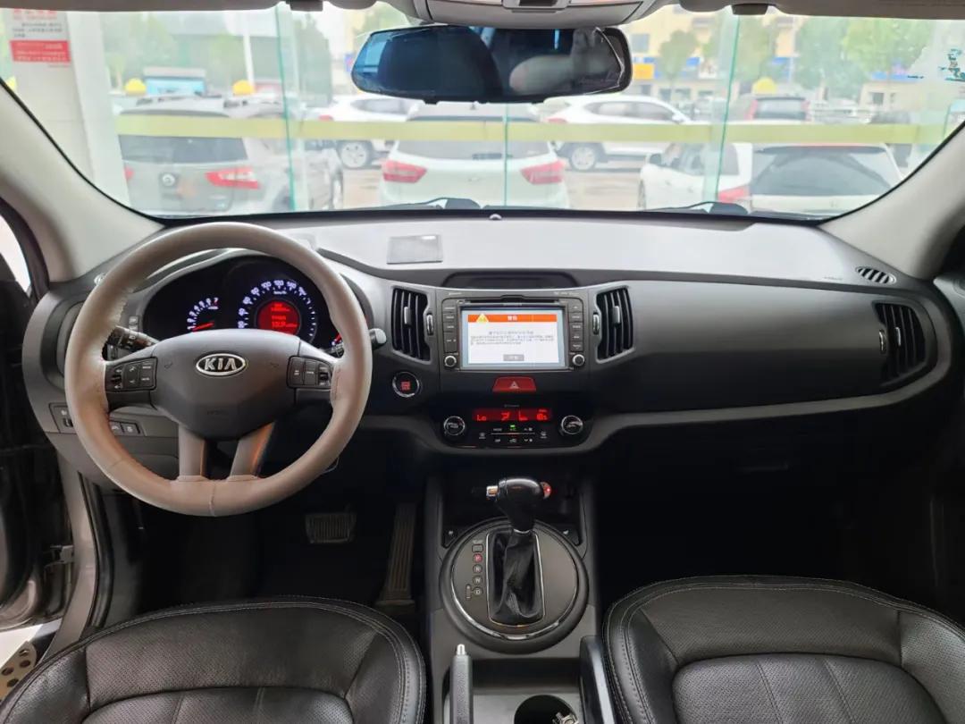 智跑19款2.0顶配二手车,11年起亚智跑2.4四驱油耗测评