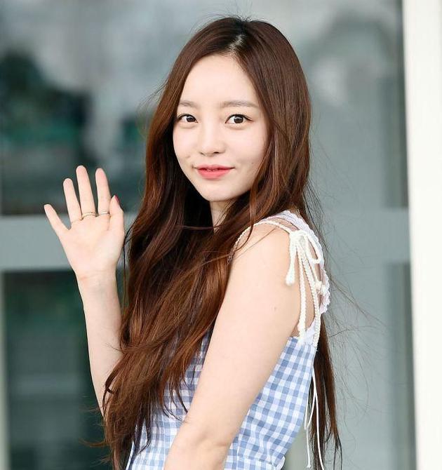 韩女团成员被偷拍,韩女团成员更衣被偷