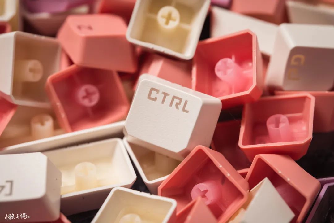 给我一个粉红色的回忆,第四代光轴键盘血手幽灵