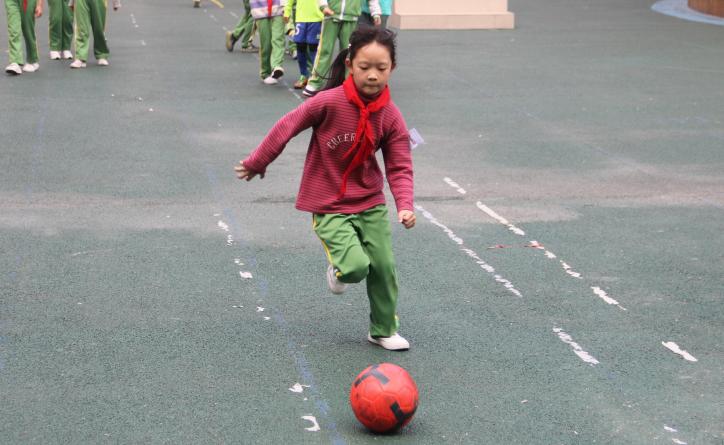 芳草地国际学校昆明西山区,昆明芳草地足球学校