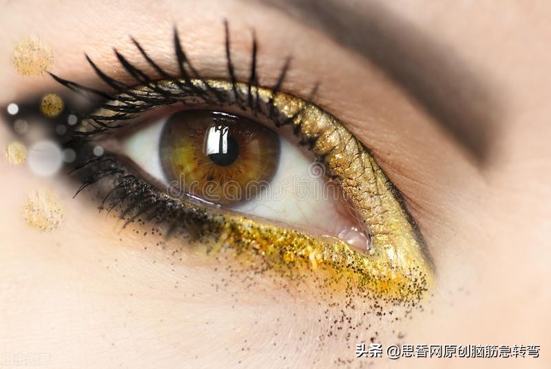 四脚圆滚滚，眼睛亮晶晶，嘀嘀叫一声，招手过路人（打交通工具）