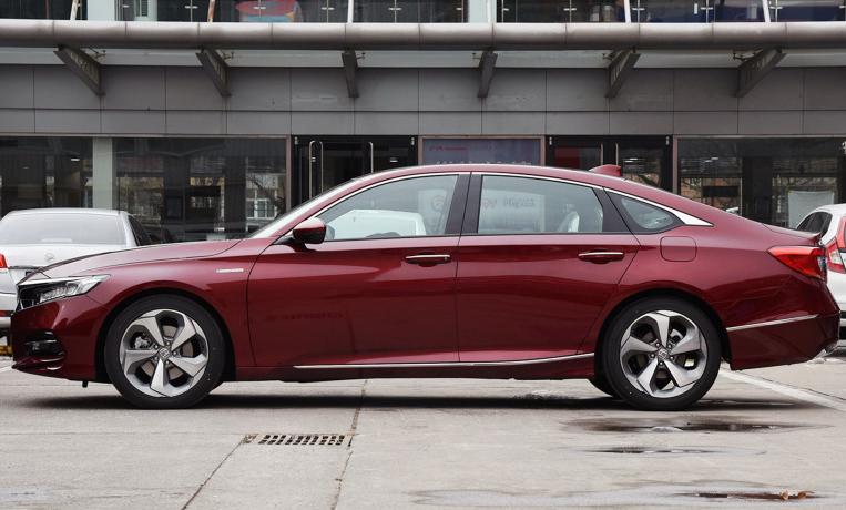 售价16.98-23.78万元的雅阁怎么选,十多万公里的18款雅阁值得买吗