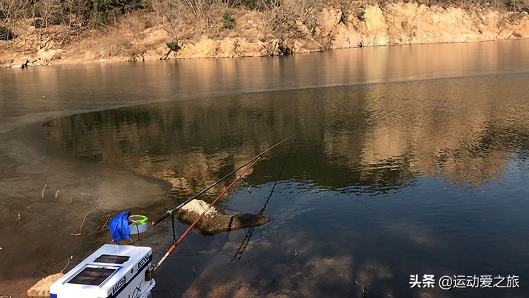 野钓鲫鱼抬竿时机技巧和收竿手法,冬钓鲫鱼海竿抛竿怎么甩竿