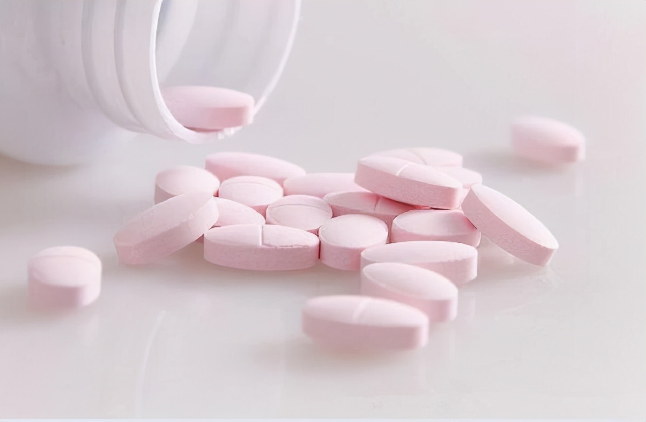 山东女子一天吃一片叶酸,52岁女子每天吃一片叶酸防脑梗