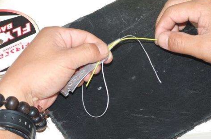 钓鱼人如何绑鱼钩视频讲解,绑鱼钩小妙招钓鱼