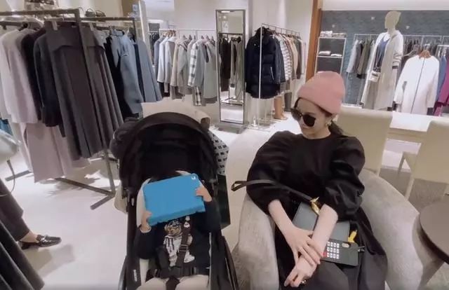 范冰冰过年vlog,范冰冰日本逛街