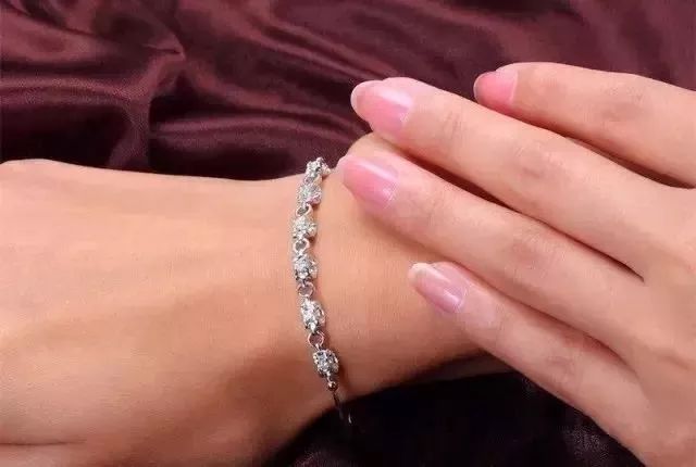 如何买钻戒需要专业点,怎样买钻戒最省钱