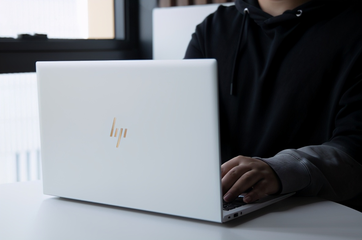 惠普elitebook965g9战x,惠普战x值得买吗