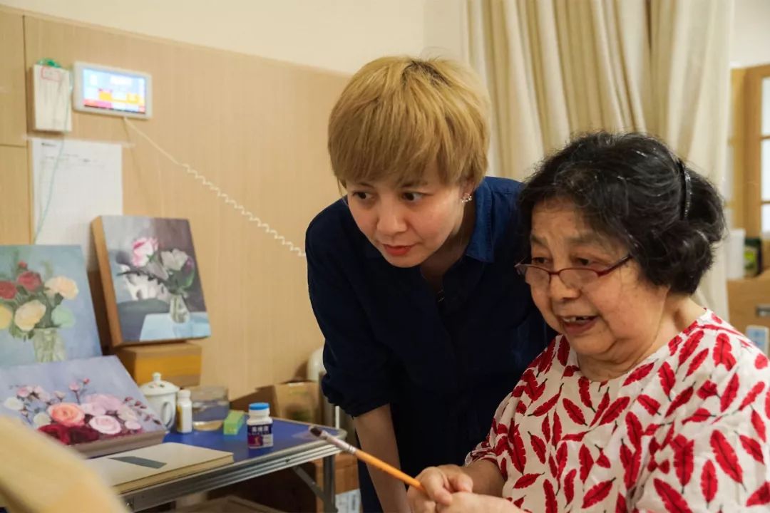 爸爸意外去世后，我用一支笔，救回有自毁倾向的妈妈