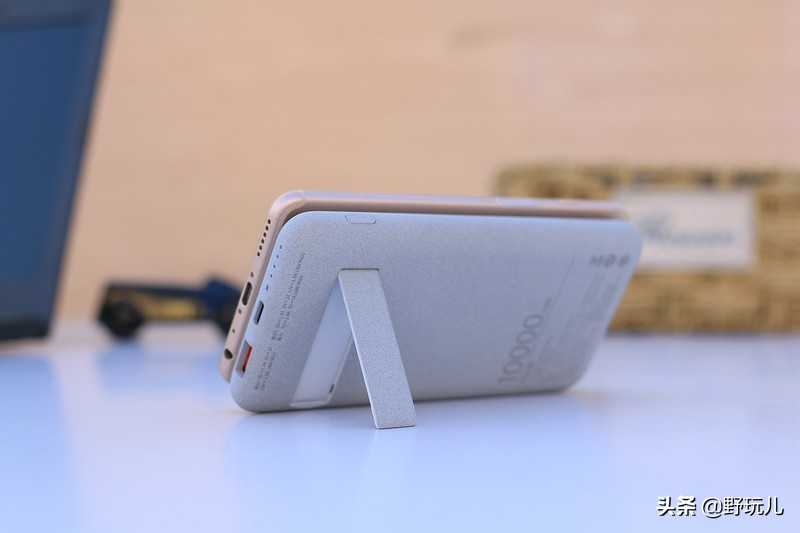 安卓手机背夹式充电宝测评,南卡无线充电宝pow-1和pow-2